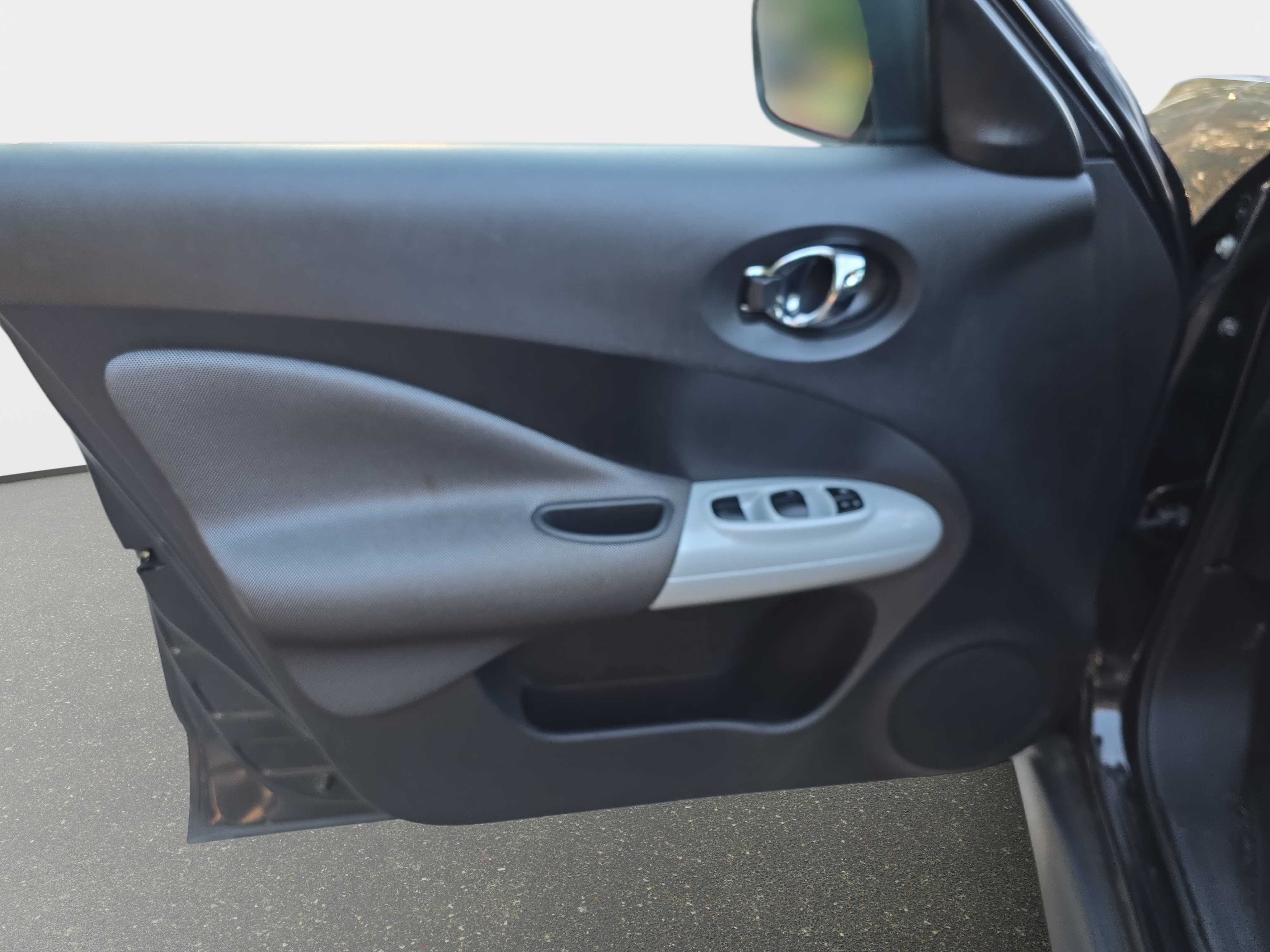 Used 2017 Nissan Juke SV FWD image 11