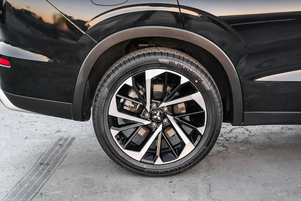 Used 2024 Mitsubishi Outlander SE AWD/4WD image 12