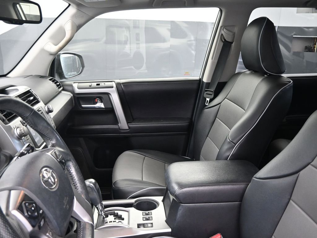 Used 2016 Toyota 4Runner SR5 Premium image 22