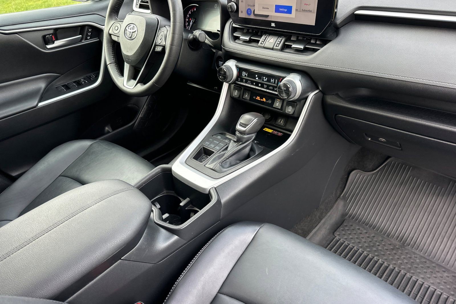 Used 2023 Toyota RAV4 XLE Premium image 17