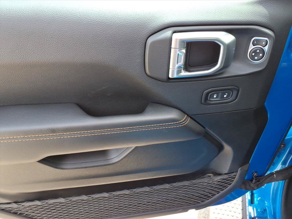 Used 2022 Jeep Wrangler Unlimited Sahara AWD/4WD image 20