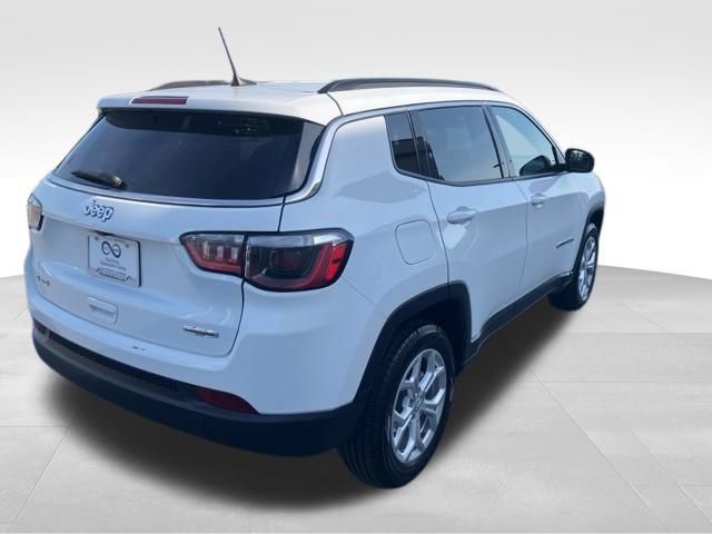 Used 2024 Jeep Compass Latitude AWD/4WD image 27