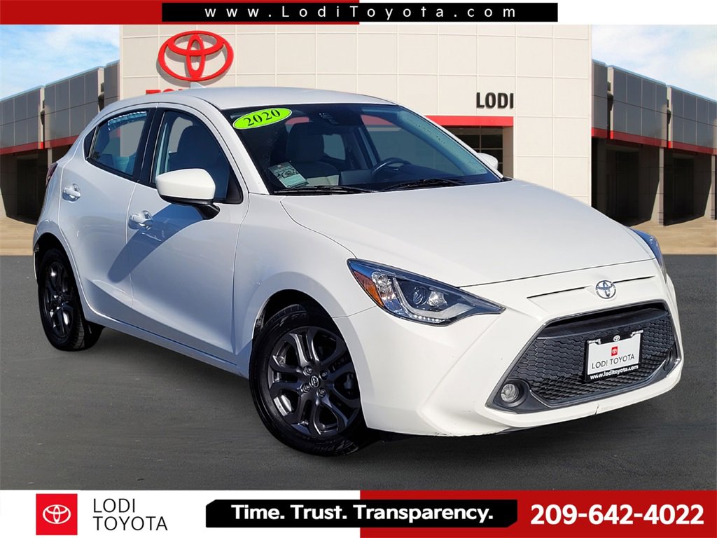 Used 2020 Toyota Yaris XLE image 1