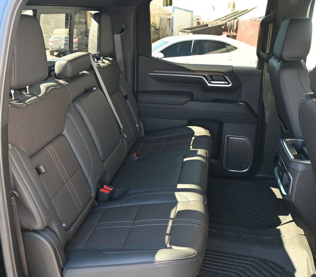 Used 2024 Chevrolet Silverado 1500 High Country w/ Midnight Edition image 20