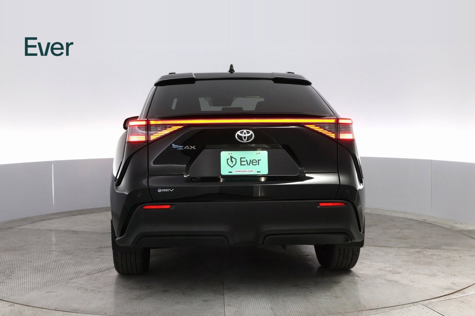 Used 2024 Toyota bZ4X XLE w/ Weather Package image 13