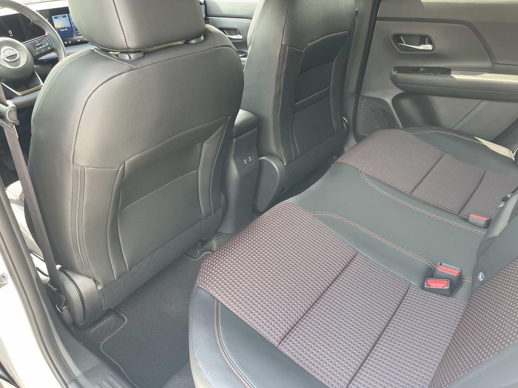 New 2026 Nissan Kicks SR w/ Cold Weather Package AWD/4WD image 18