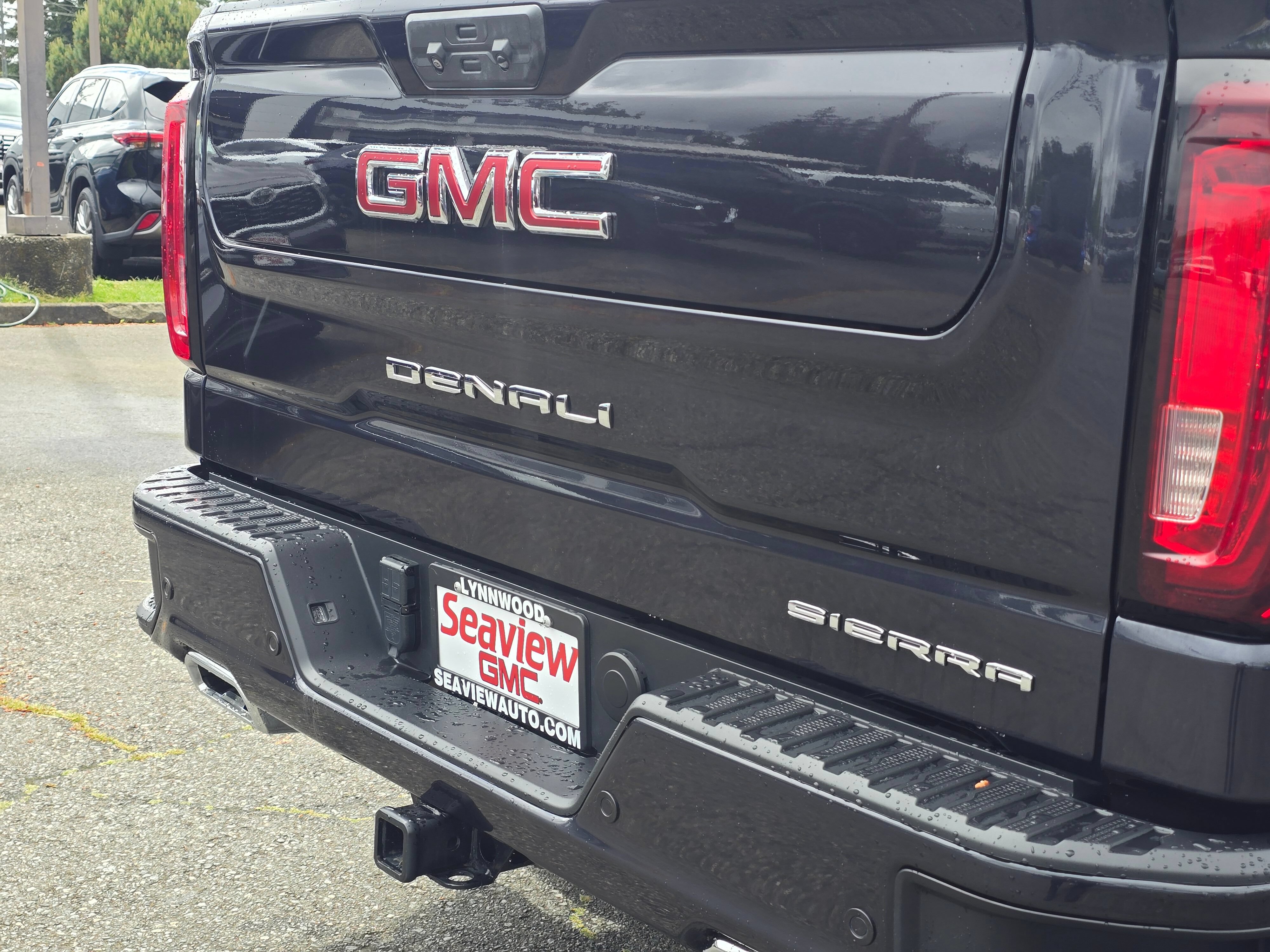 Used 2023 GMC Sierra 1500 Denali w/ Technology Package AWD/4WD image 13