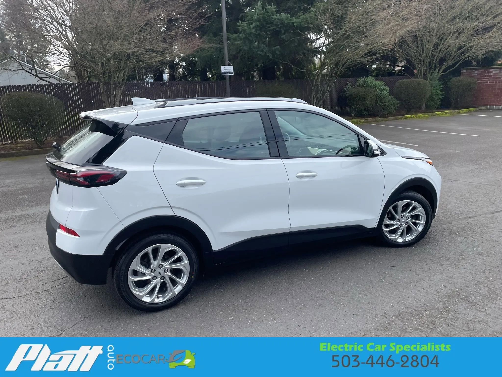Used 2022 Chevrolet Bolt EUV LT w/ Comfort Package image 9