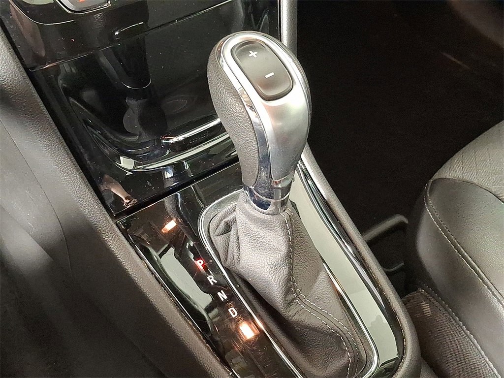 Used 2022 Buick Encore Preferred w/ Safety Package image 17