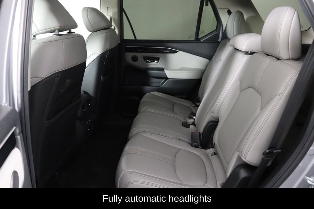 Used 2025 Honda Pilot Touring image 15