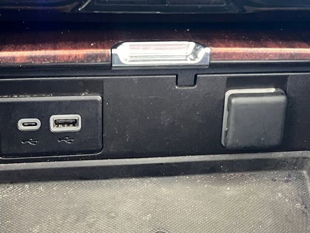 Used 2024 GMC Yukon Denali Ultimate image 5