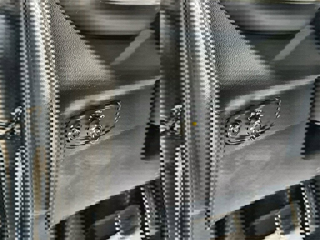 Used 2023 Buick Envision Preferred image 16