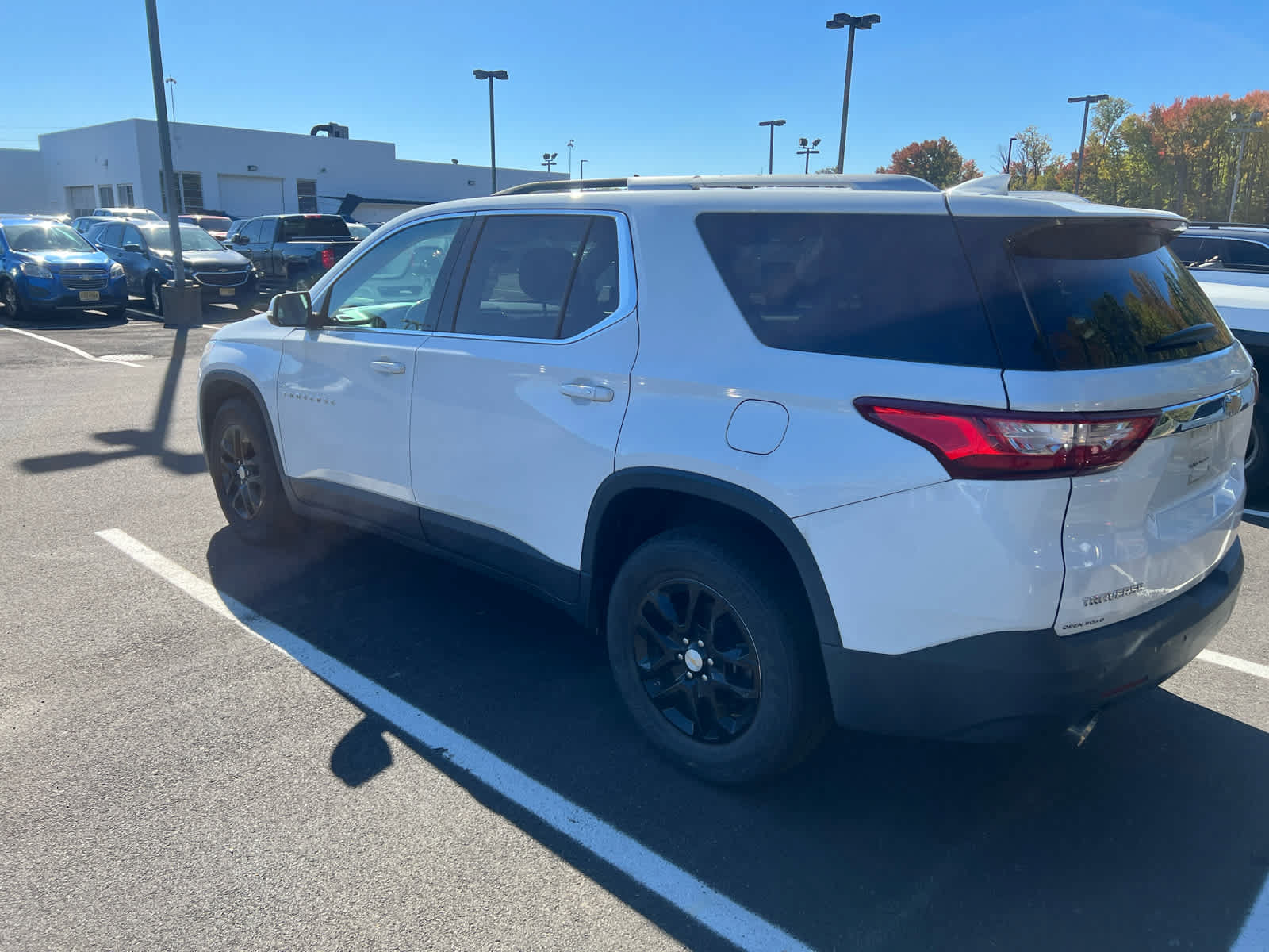 Used 2018 Chevrolet Traverse LT FWD image 4