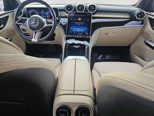 Used 2023 Mercedes-Benz GLC 300 image 16