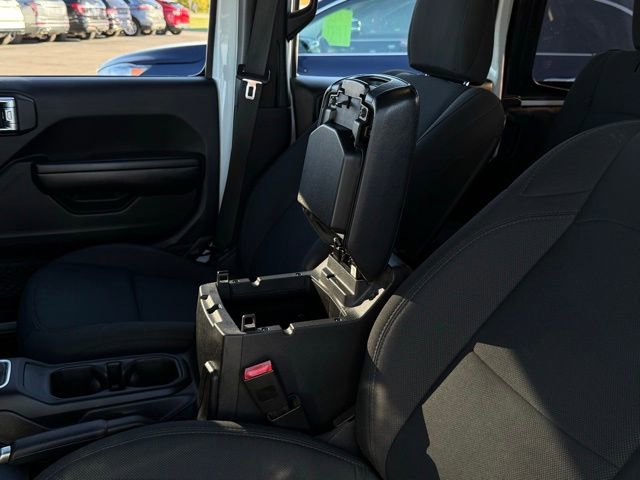 Used 2021 Jeep Wrangler Unlimited Sport image 29