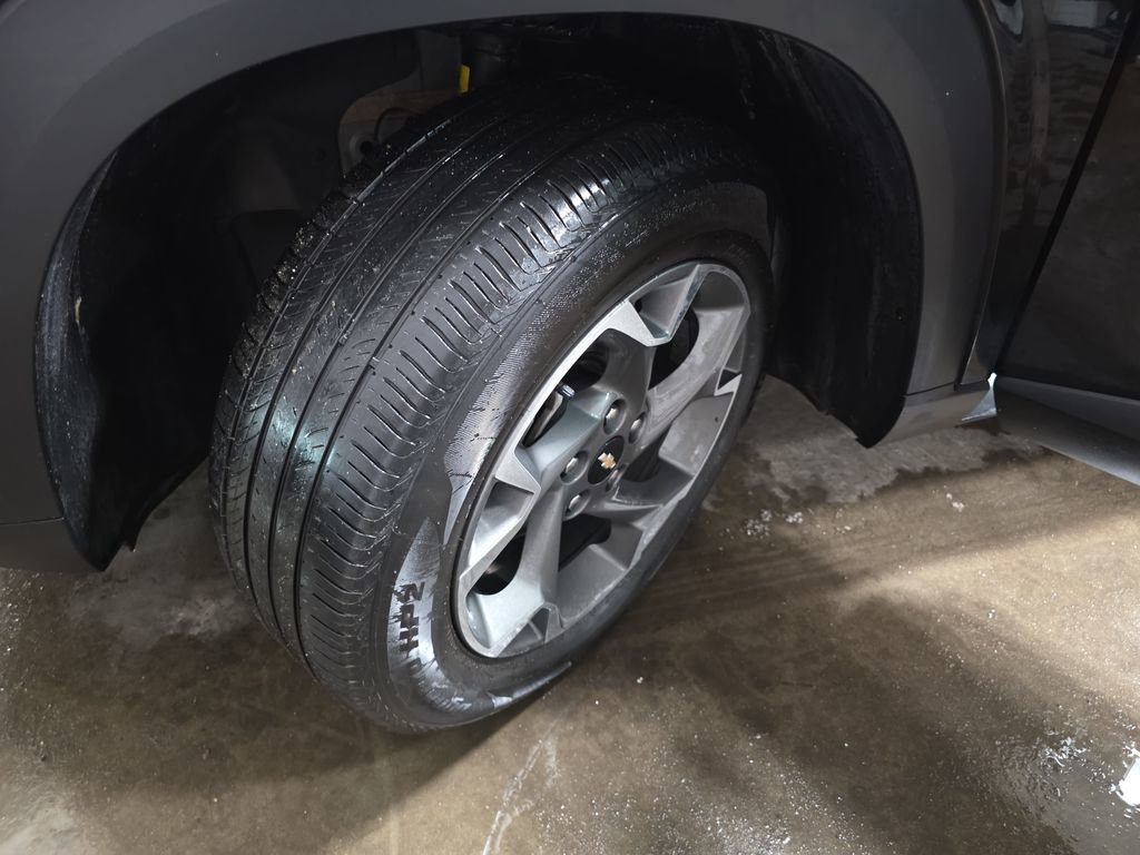 Used 2024 Chevrolet Trax LT w/ Driver Confidence Package image 34