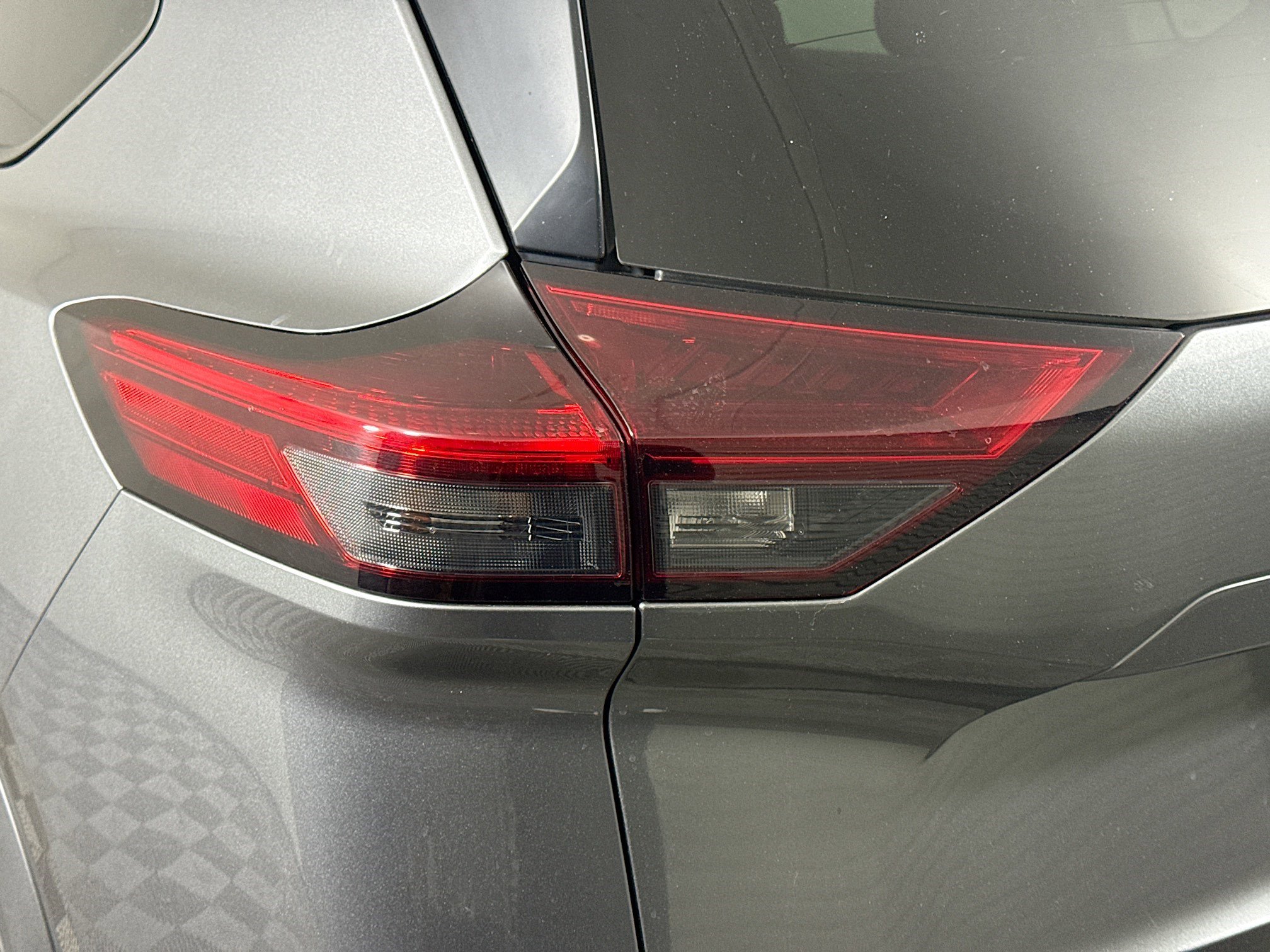 Used 2023 Nissan Rogue SV image 36