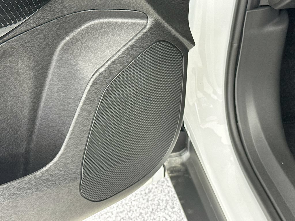 New 2026 Chevrolet Trax RS w/ Sunroof Package FWD image 21