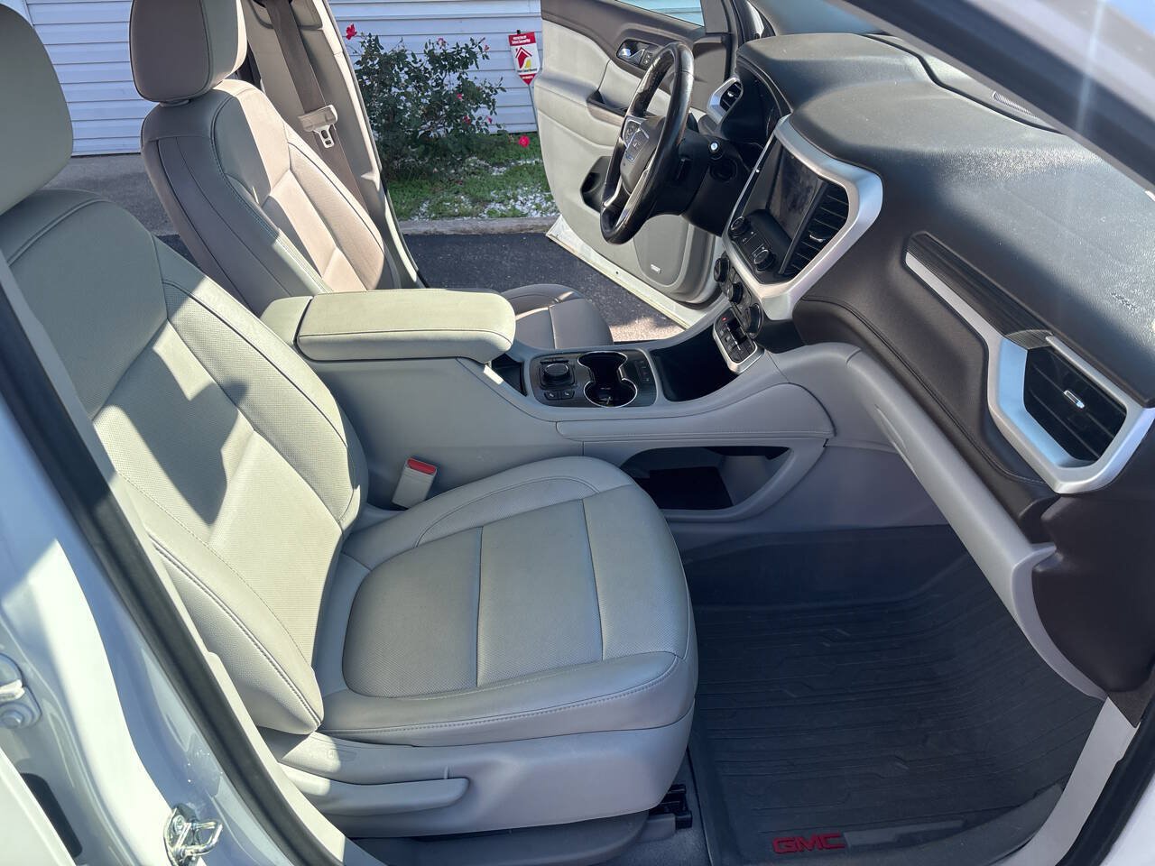 Used 2020 GMC Acadia SLT AWD/4WD image 22