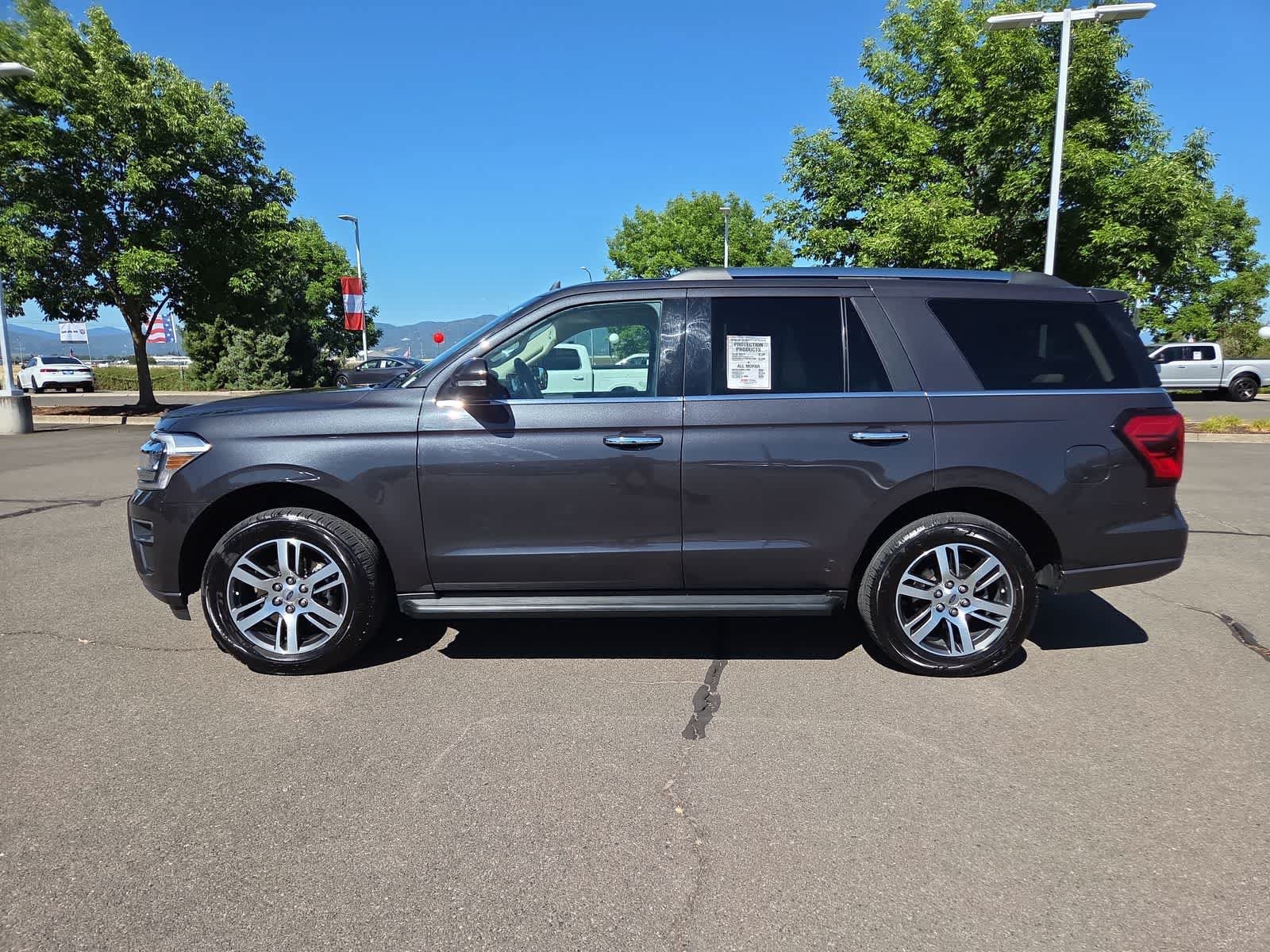 Used 2024 Ford Expedition Limited AWD/4WD image 11