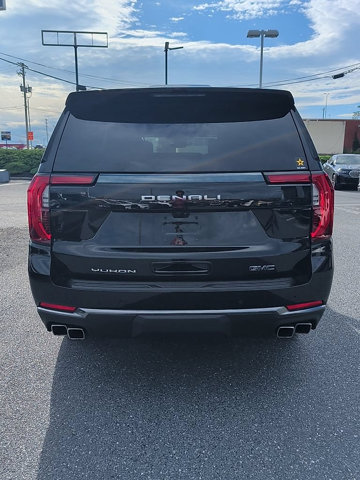 Used 2025 GMC Yukon Denali Ultimate AWD/4WD image 6