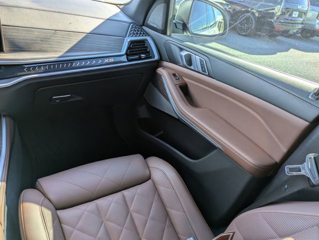Used 2024 BMW X5 xDrive40i w/ Premium Package image 17