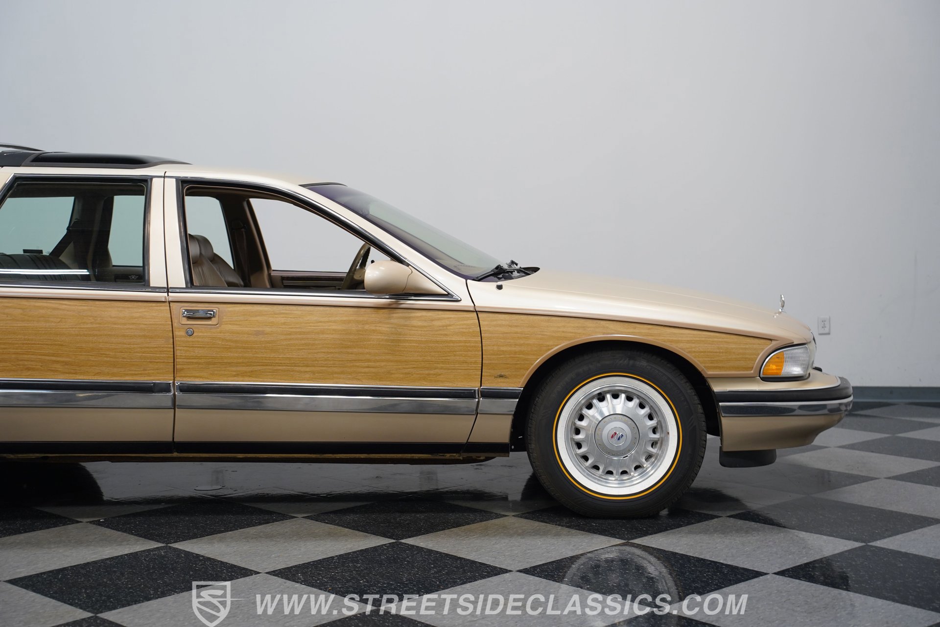 Used 1996 Buick Roadmaster Estate RWD image 30