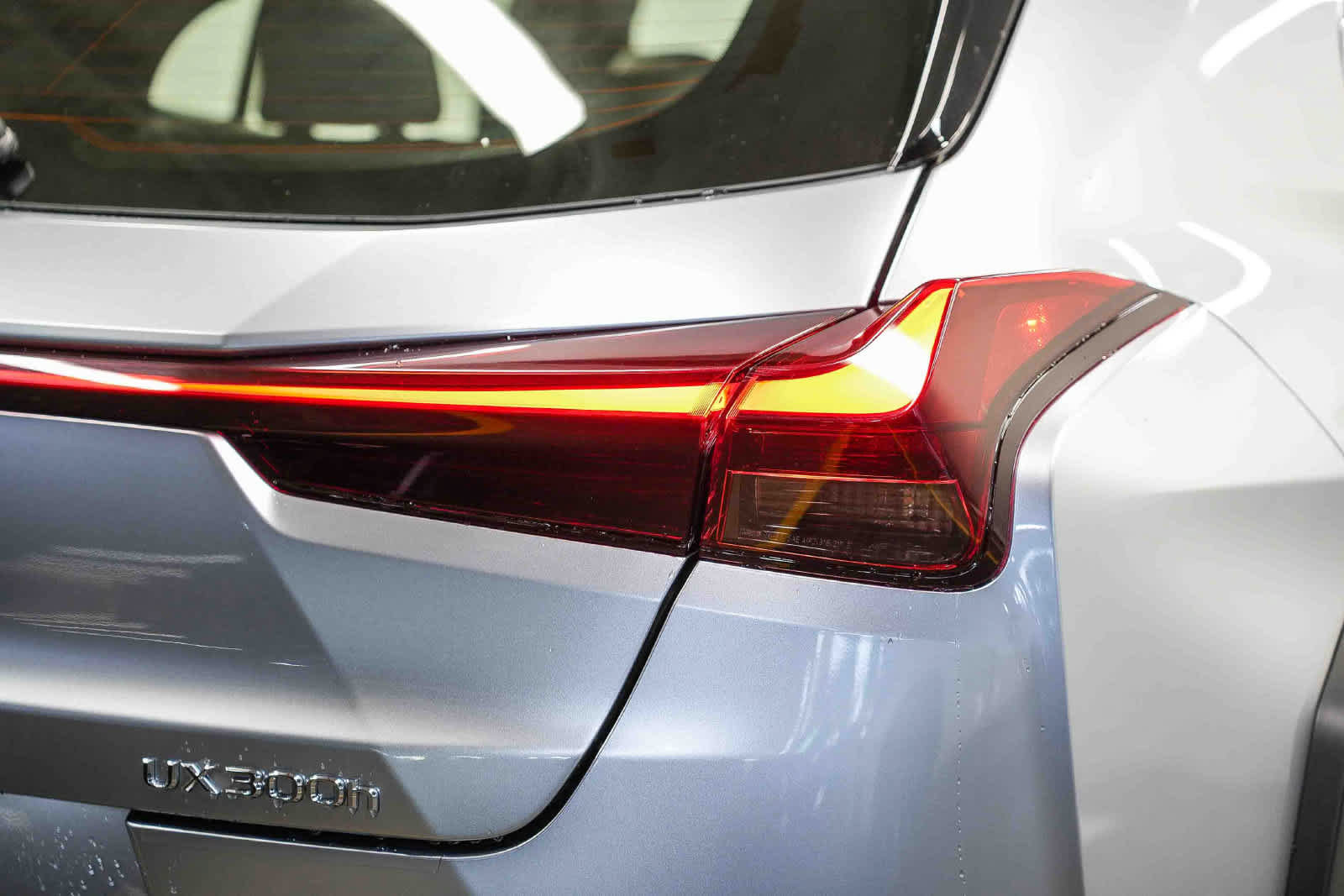 Used 2025 Lexus UX 300h FWD w/ Accessory Package (Z2) image 5