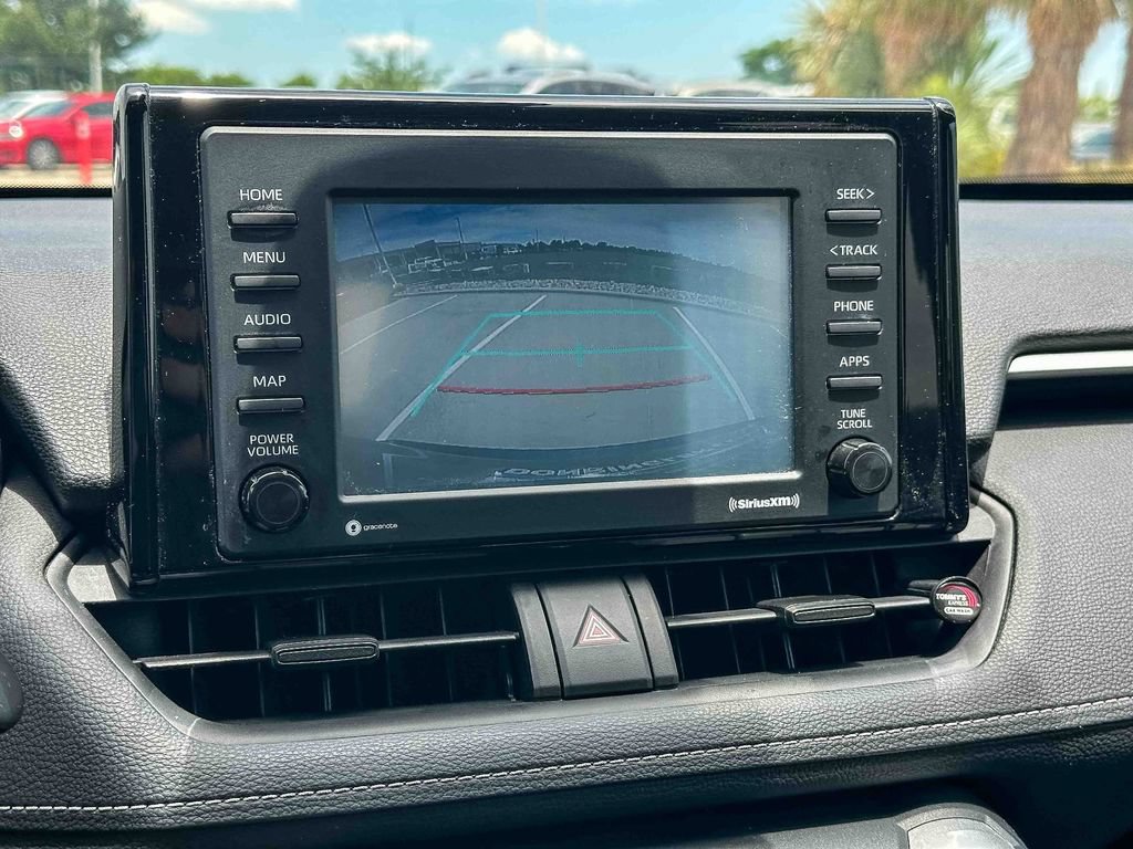 Used 2020 Toyota RAV4 LE FWD image 31
