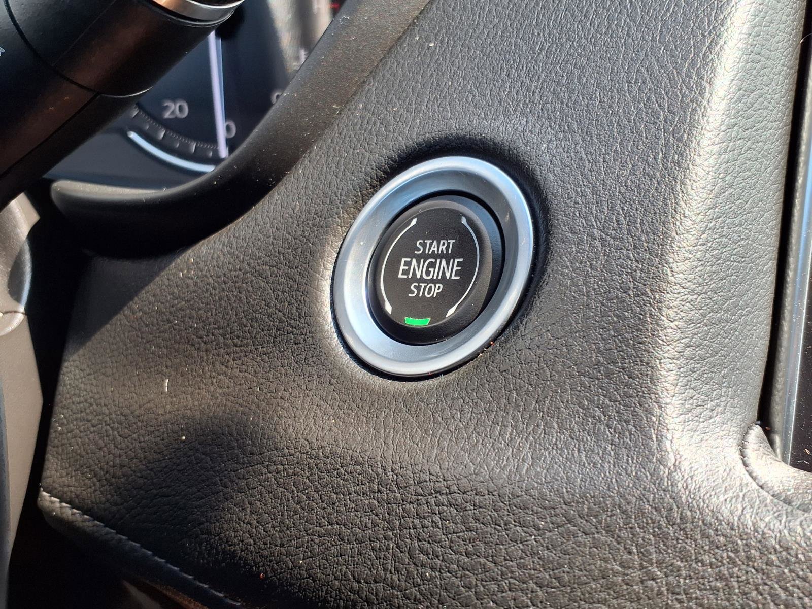 Used 2023 Cadillac XT4 Luxury FWD image 11