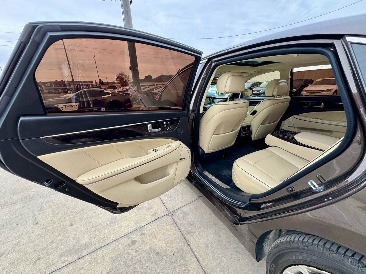 Used 2016 Hyundai Equus Signature image 47