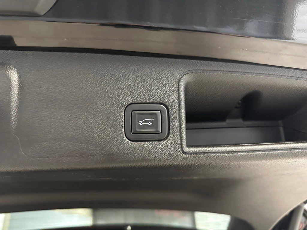 Certified 2022 GMC Terrain SLE w/ Driver Convenience Package image 24