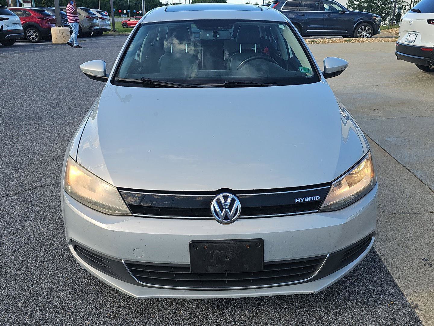 Used 2013 Volkswagen Jetta SEL FWD image 2