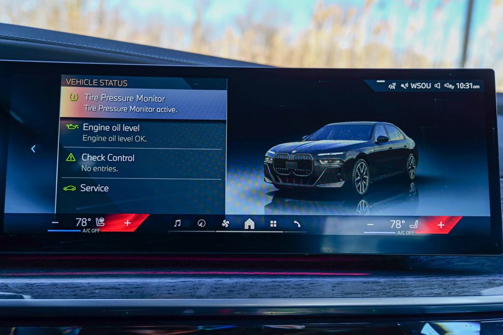 Used 2023 BMW 740i w/ Parking Assistance Package image 68