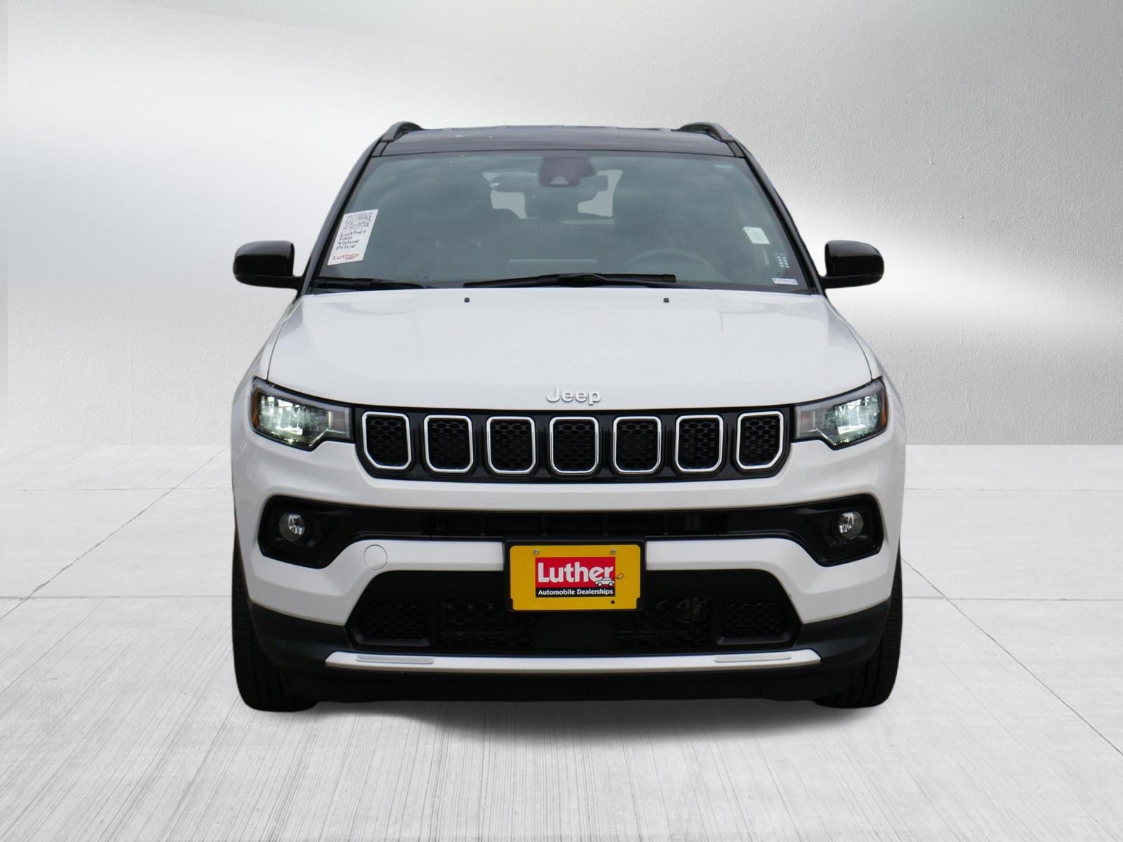 Used 2023 Jeep Compass Limited AWD/4WD image 2