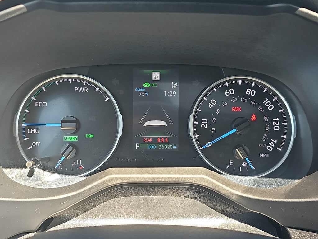 Used 2021 Toyota RAV4 XLE w/ Convenience Package AWD/4WD image 19