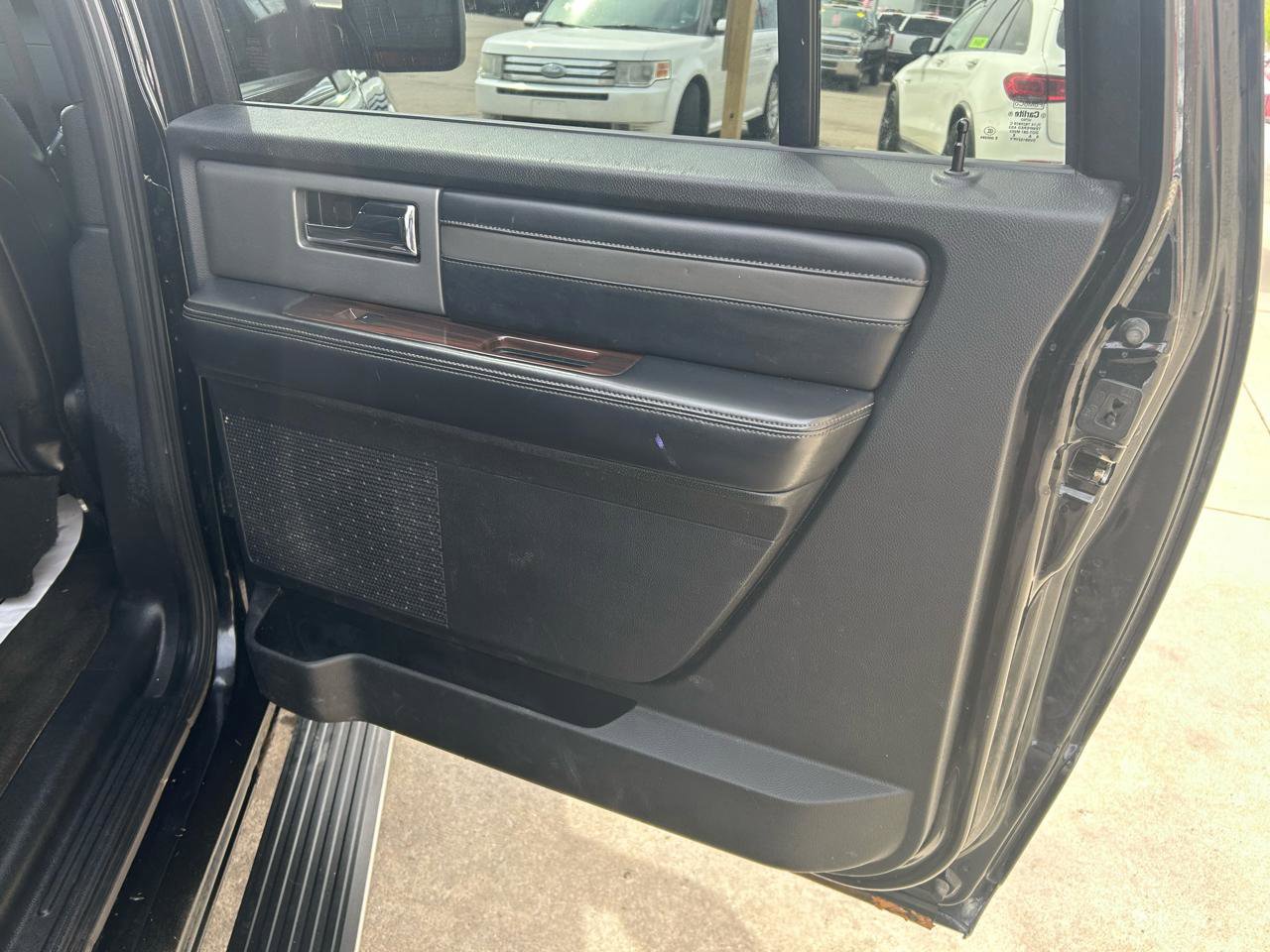 Used 2017 Ford Expedition EL Platinum AWD/4WD image 17