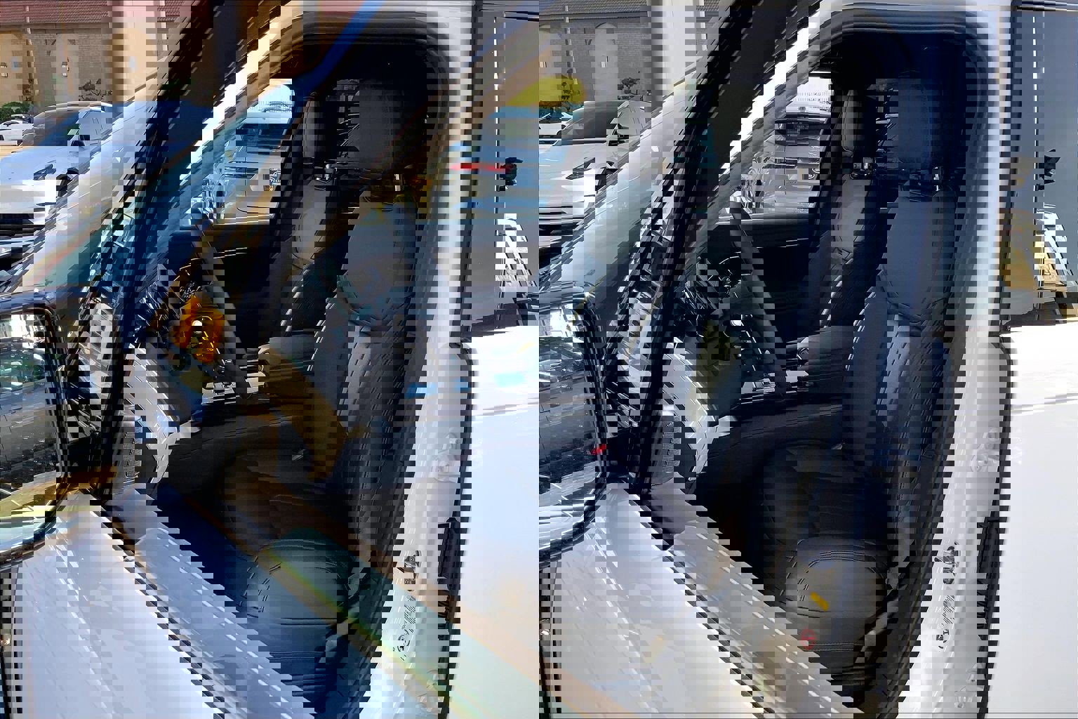 New 2026 Land Rover Range Rover SE image 13