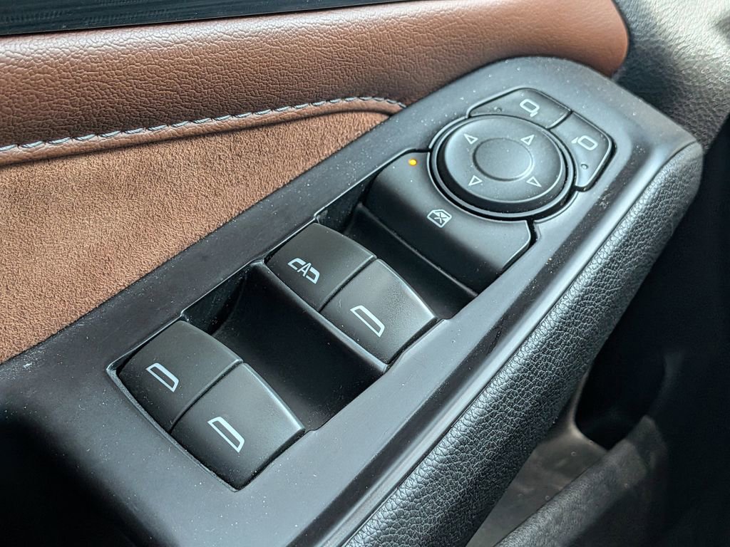 Used 2018 Chevrolet Traverse High Country AWD/4WD image 24