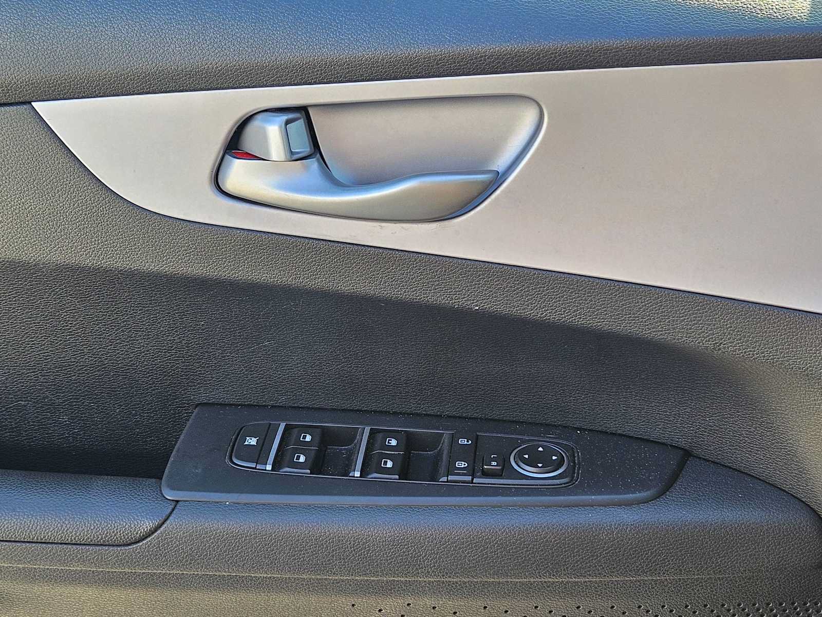 Certified 2024 Kia Forte LXS FWD image 25