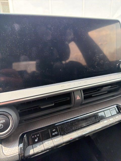 Used 2023 Toyota Prius XLE image 12