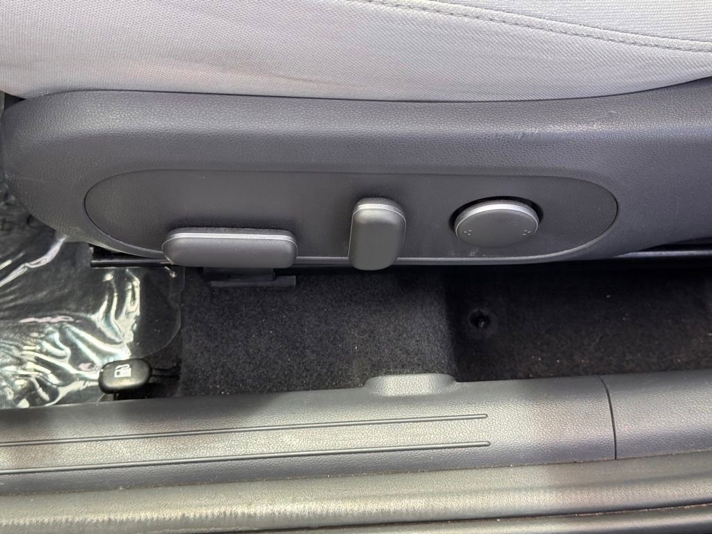 Used 2024 Hyundai Kona SEL AWD/4WD image 18