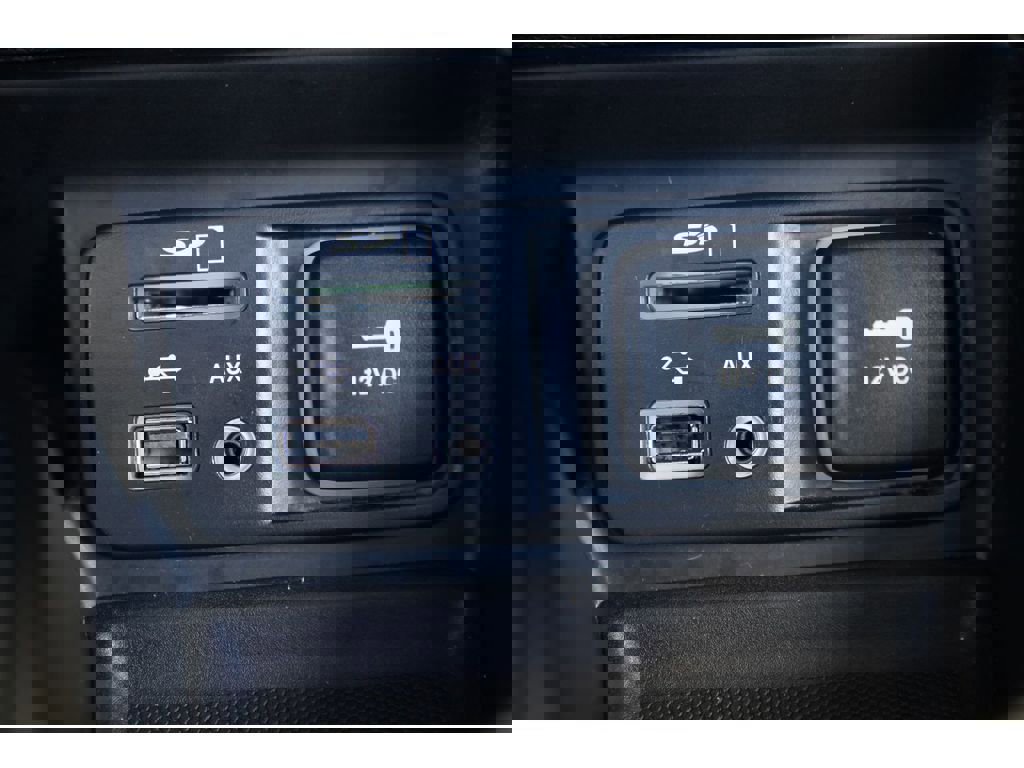 Used 2016 Jeep Cherokee Limited w/ Luxury Group image 21