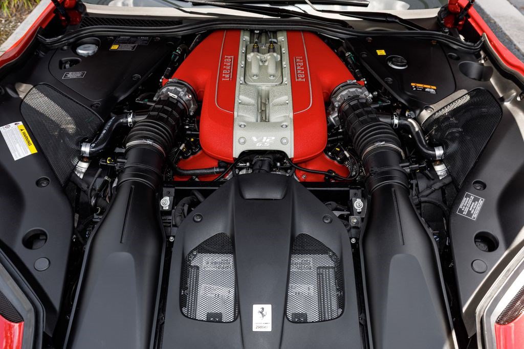 Used 2023 Ferrari 812 GTS RWD image 13