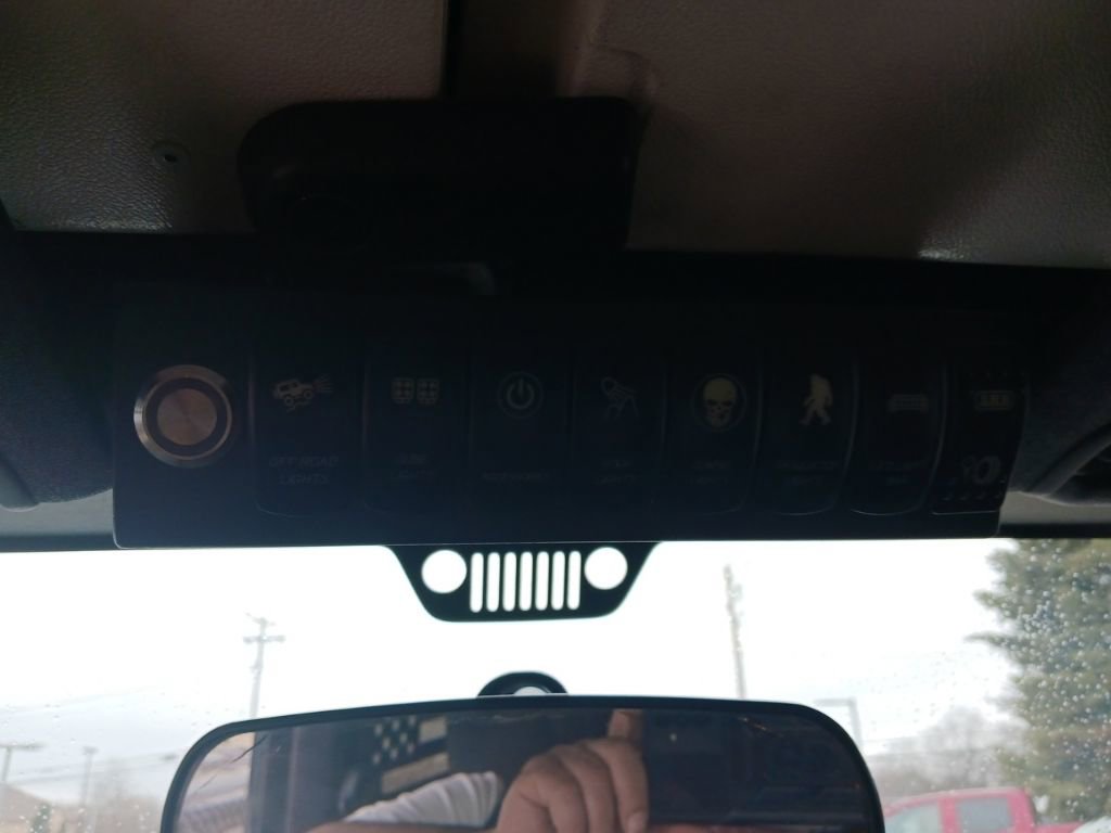 Used 2016 Jeep Wrangler Sport AWD/4WD image 6