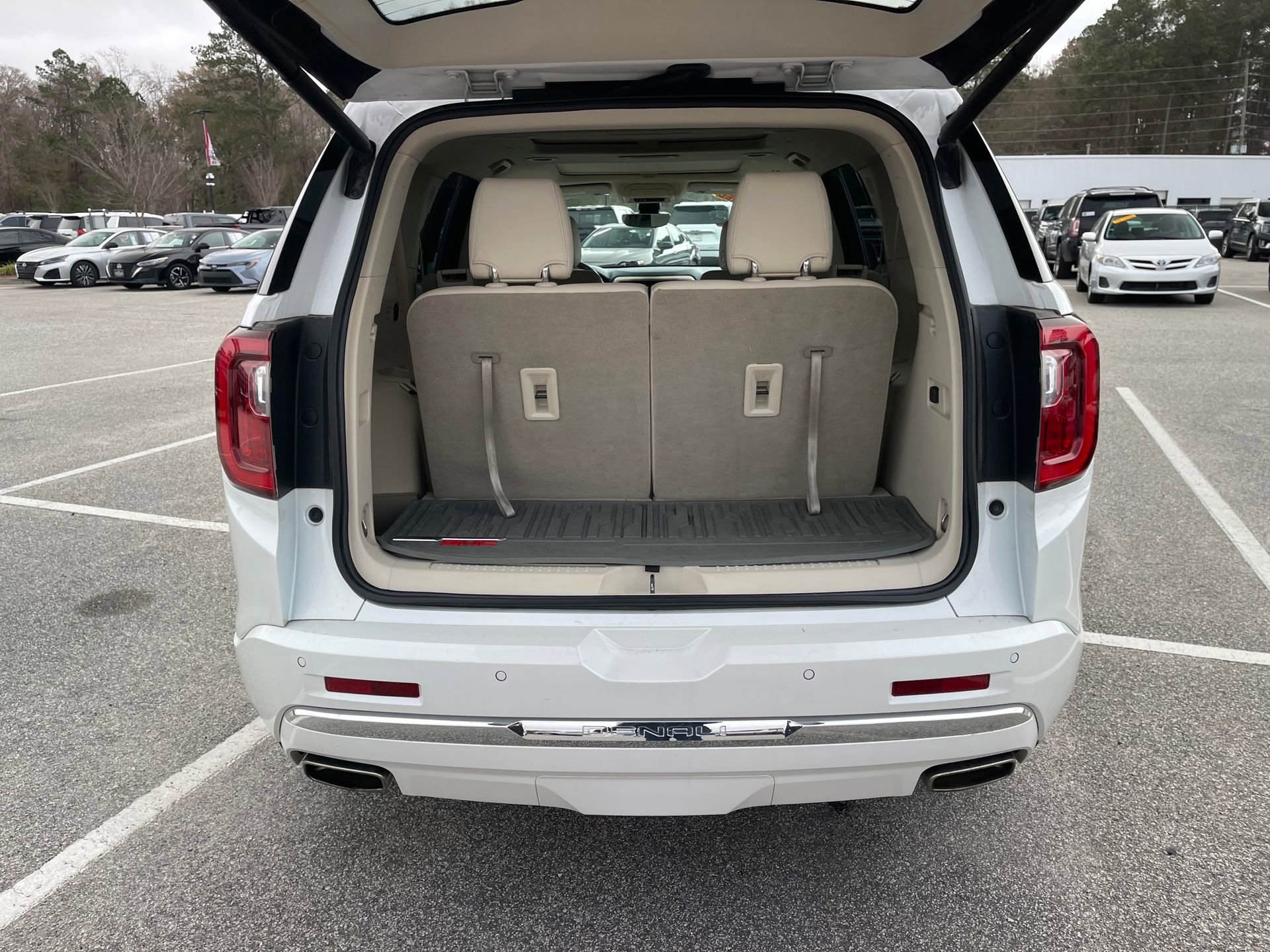 Used 2020 GMC Acadia Denali w/ Trailering Package image 22