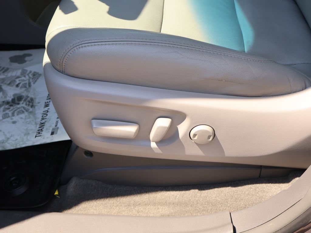 Used 2017 Toyota Sienna XLE FWD image 22