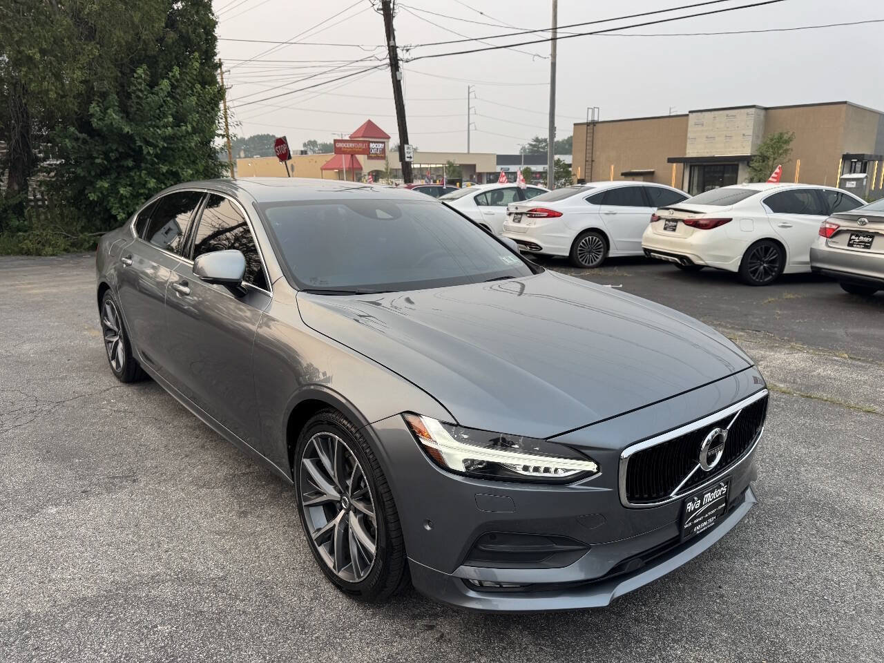 Used 2019 Volvo S90 T6 Momentum AWD/4WD image 2