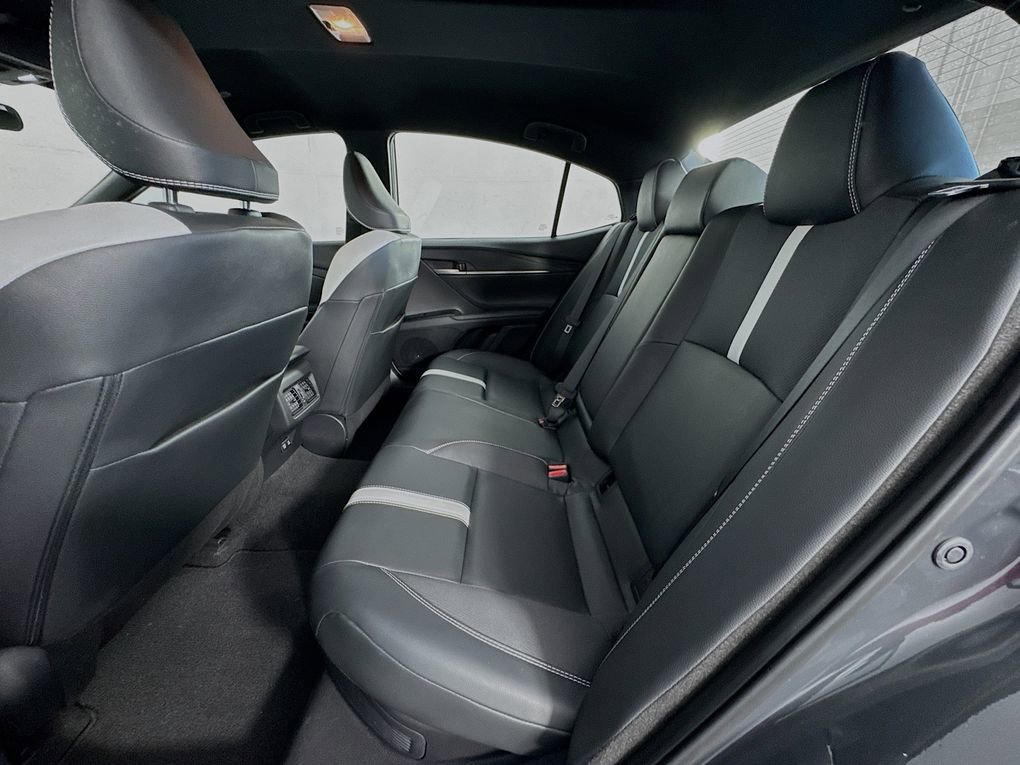 Used 2025 Toyota Camry SE image 24