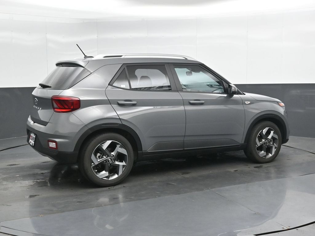 Certified 2023 Hyundai Venue SEL FWD image 3